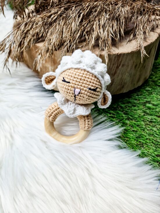 Graužamriņķis "Aitiņa"- Bēša/Balta (ar grabuli)