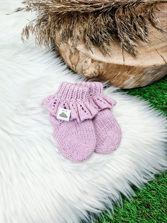 Adītas zeķītes ar volānu- Vecrozā, 3-6 mēn.