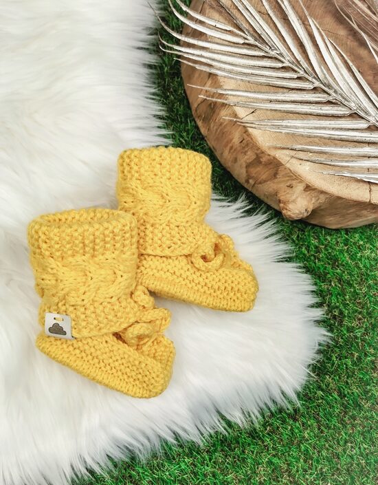 Adīti zābaciņi ar pīni- Dzelteni, 0-3M