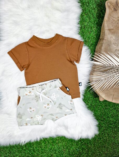 Komplekts t-krekls brūns + šorti "Putni"
