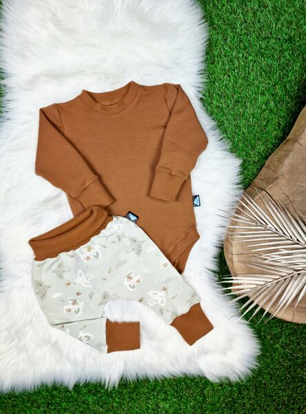 Komplekts džemperis- bodijs brūns + bikses "Putni"