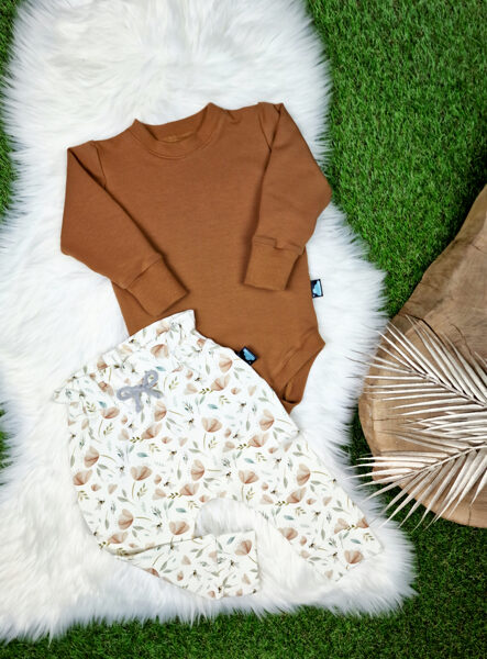 Komplekts džemperis- bodijs brūns + bikses "Pavasaris" (ar savilktu jostasvietu)