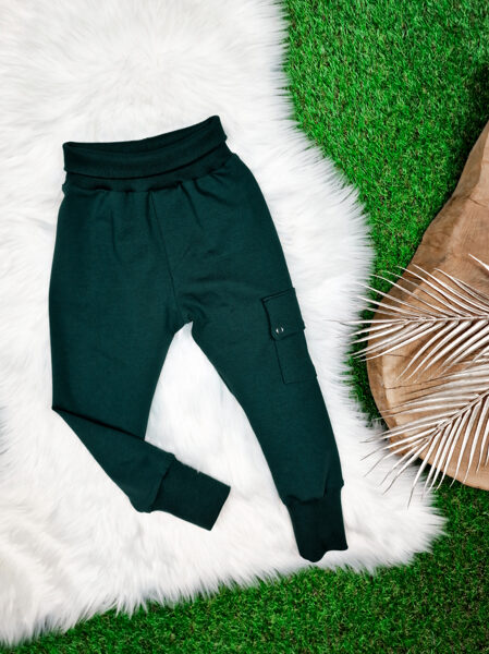 Mazuļiem bikses ar kabatu- Tumši zaļas