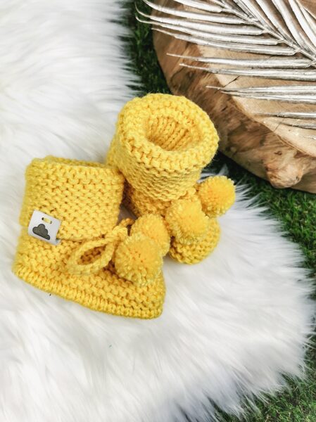 Adīti zābaciņi ar bumbuļiem- Dzelteni