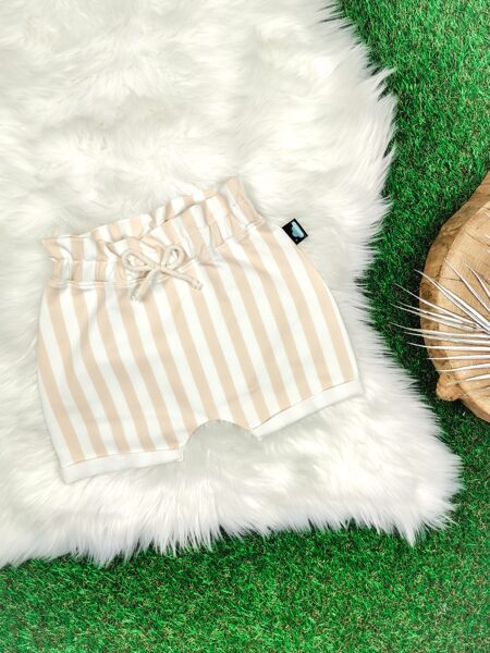 Šorti "Svītras"- Gaišs persiks/balti (savilkta jostasvieta)