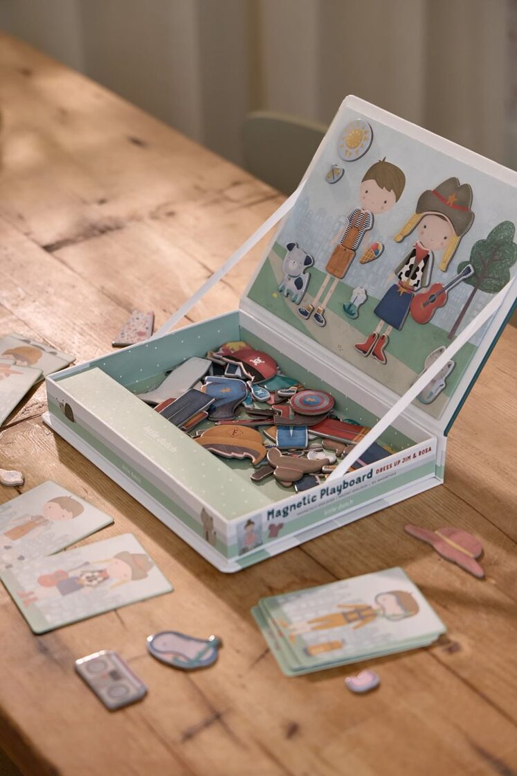 magnetic-play-board-jim-and-rosa-ld4776-1_-_Medium.jpg